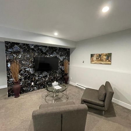 2 Bedroom Suite With Full Kitchen Revelstoke Buitenkant foto