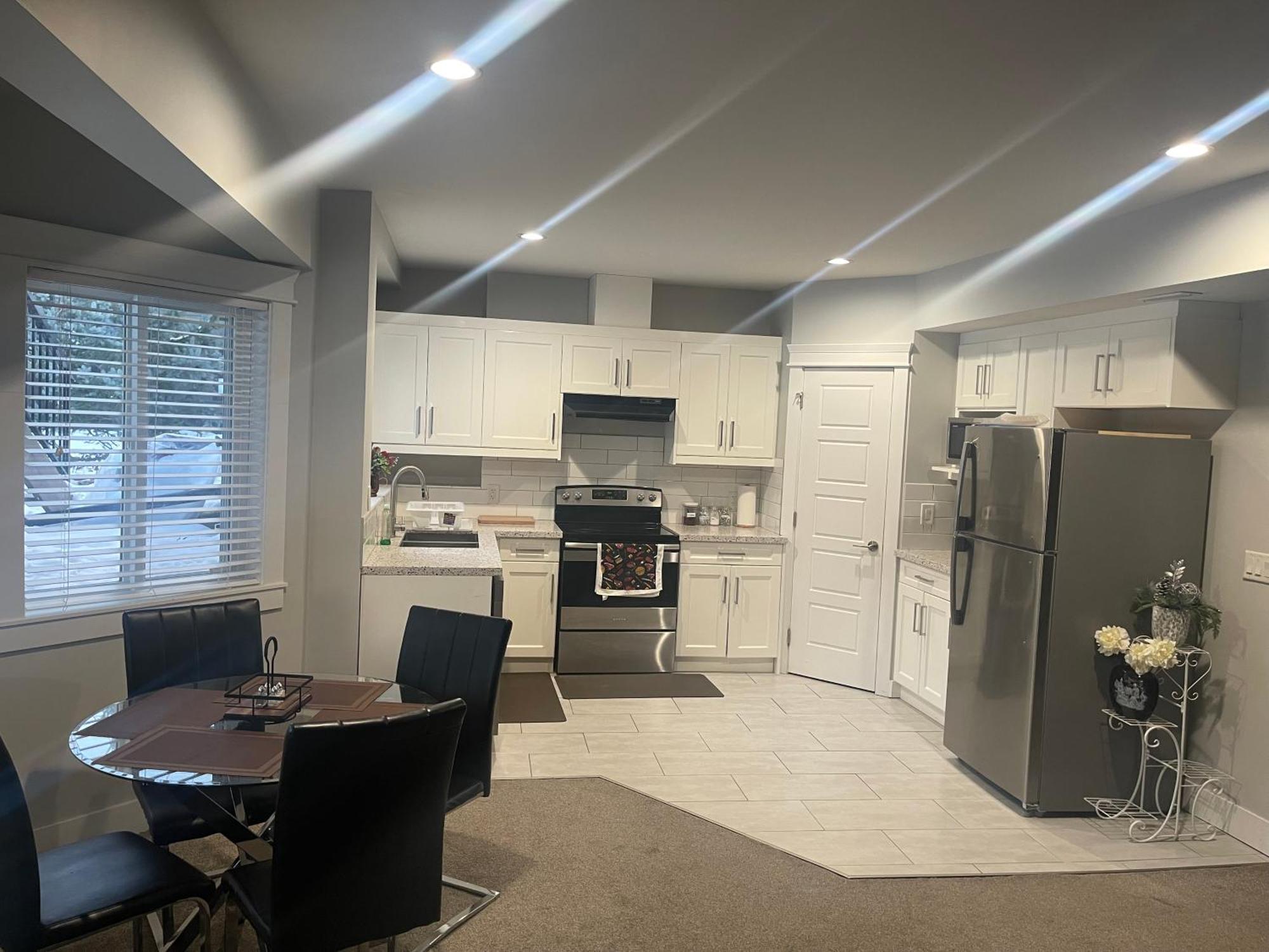 2 Bedroom Suite With Full Kitchen Revelstoke Buitenkant foto